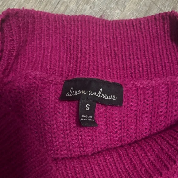 Women's Pink Button-Shoulder Sweater size Small - Picture 2 of 2